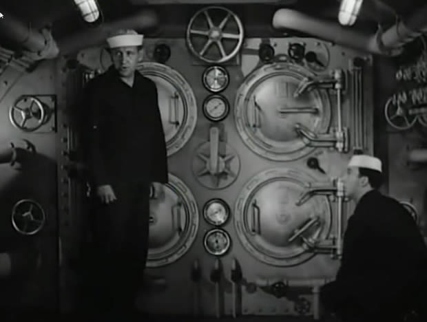 Submarine raider